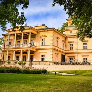 Hotel Lanna